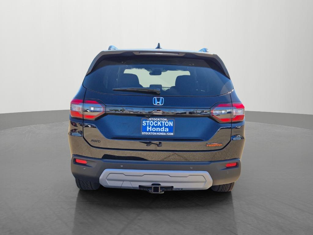 new 2025 Honda Pilot car, priced at $53,285