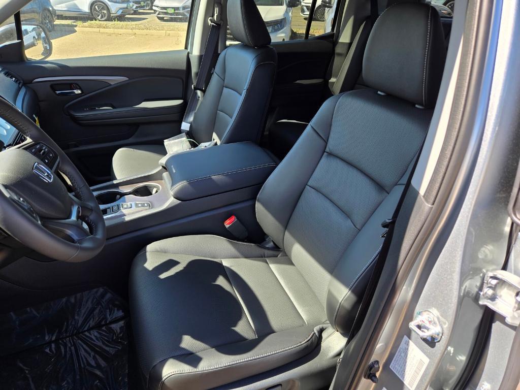 new 2025 Honda Ridgeline car, priced at $47,320