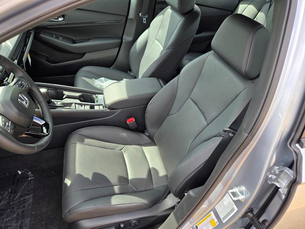 new 2025 Honda Accord Hybrid car, priced at $39,460