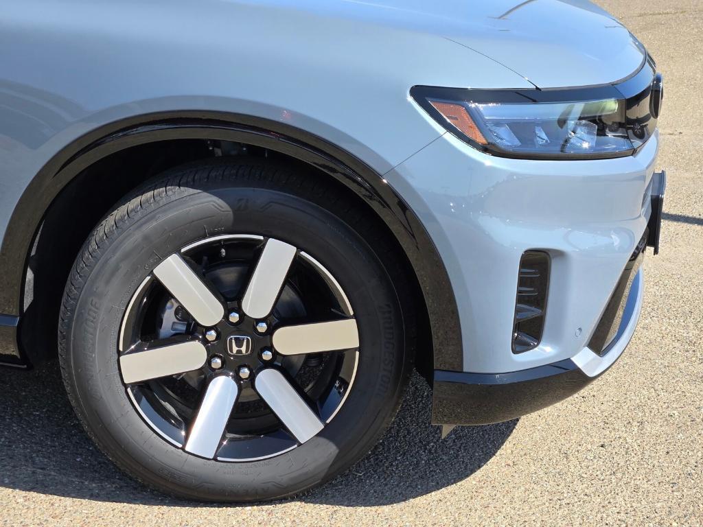 new 2025 Honda Prologue car, priced at $56,495