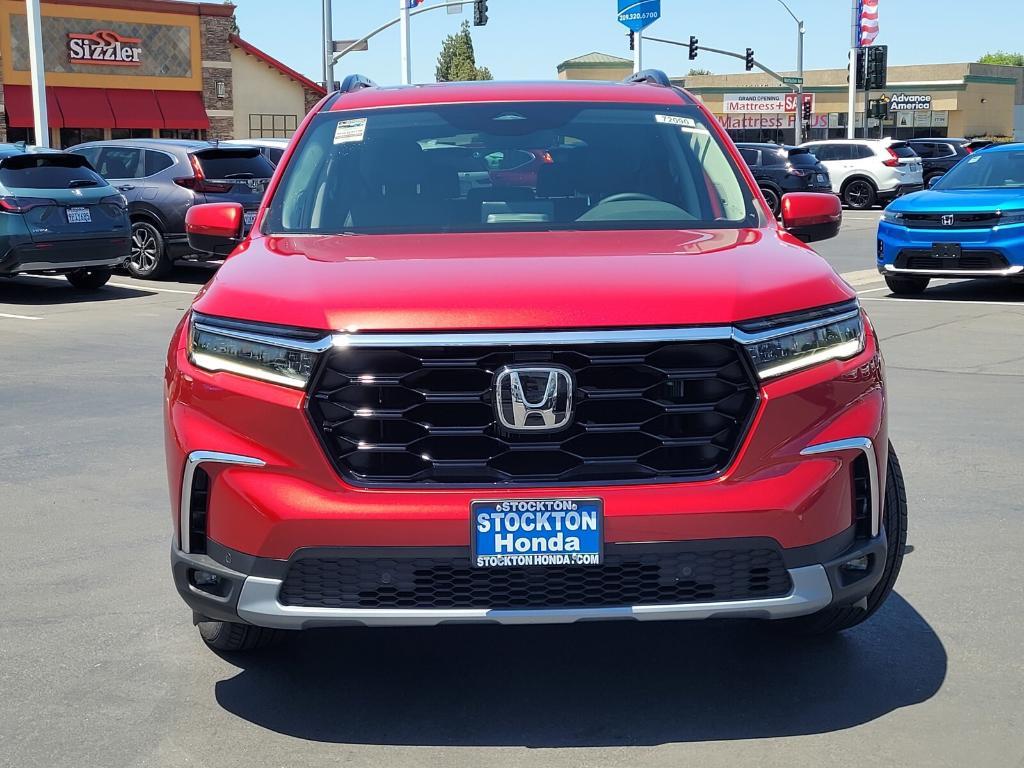 new 2025 Honda Pilot car, priced at $52,295