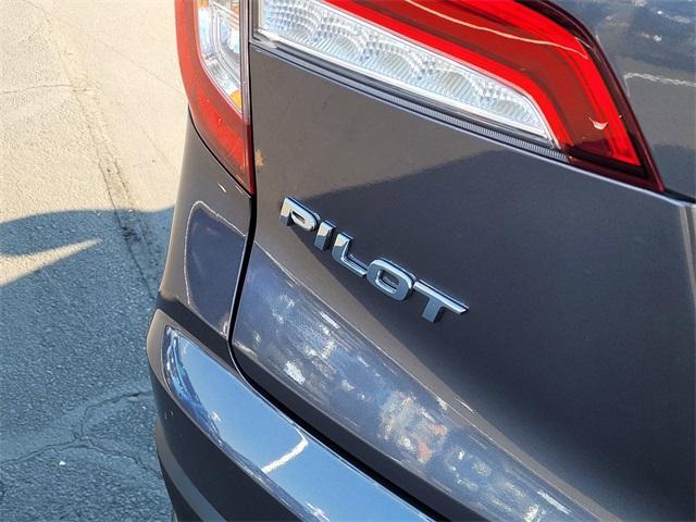 used 2022 Honda Pilot car, priced at $35,679