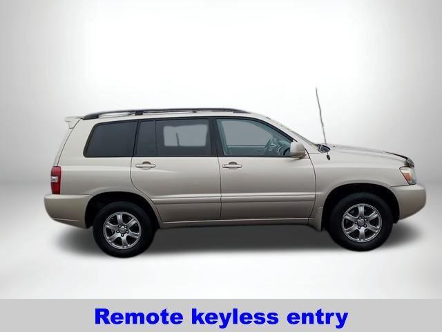 used 2007 Toyota Highlander car, priced at $10,500