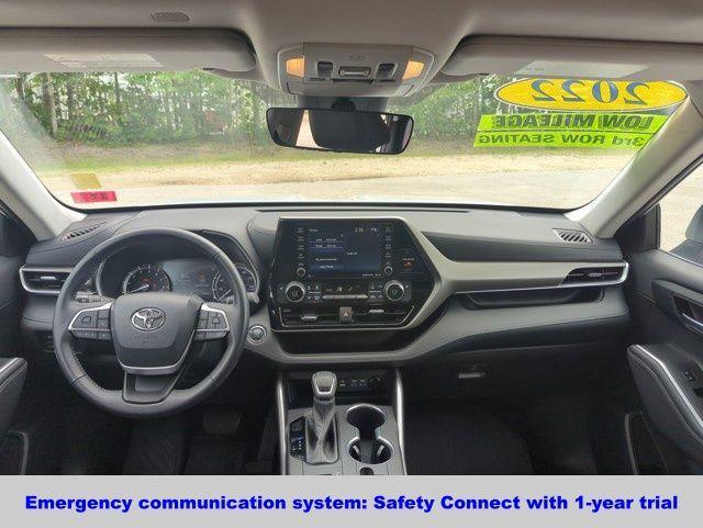 used 2022 Toyota Highlander car, priced at $38,300