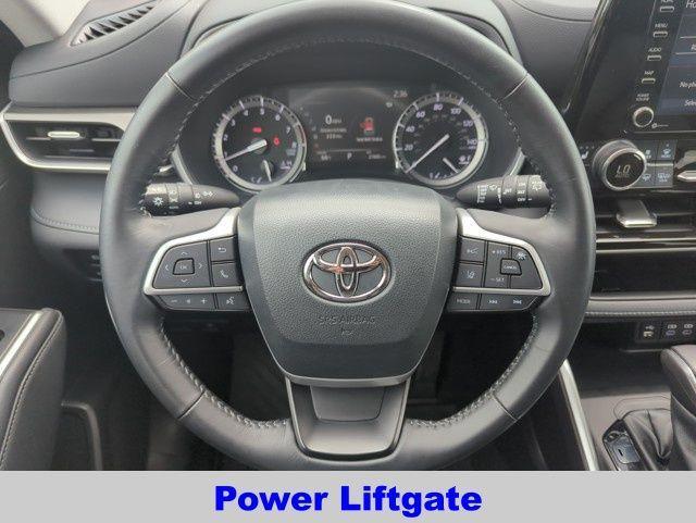 used 2022 Toyota Highlander car, priced at $38,300