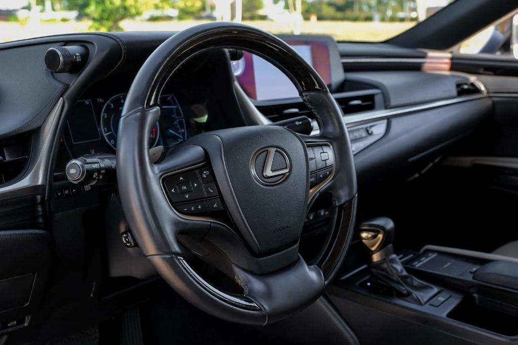 used 2019 Lexus ES 350 car, priced at $26,787
