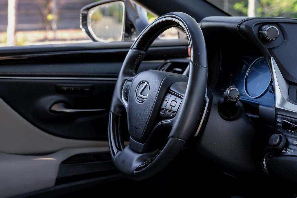 used 2019 Lexus ES 350 car, priced at $26,787