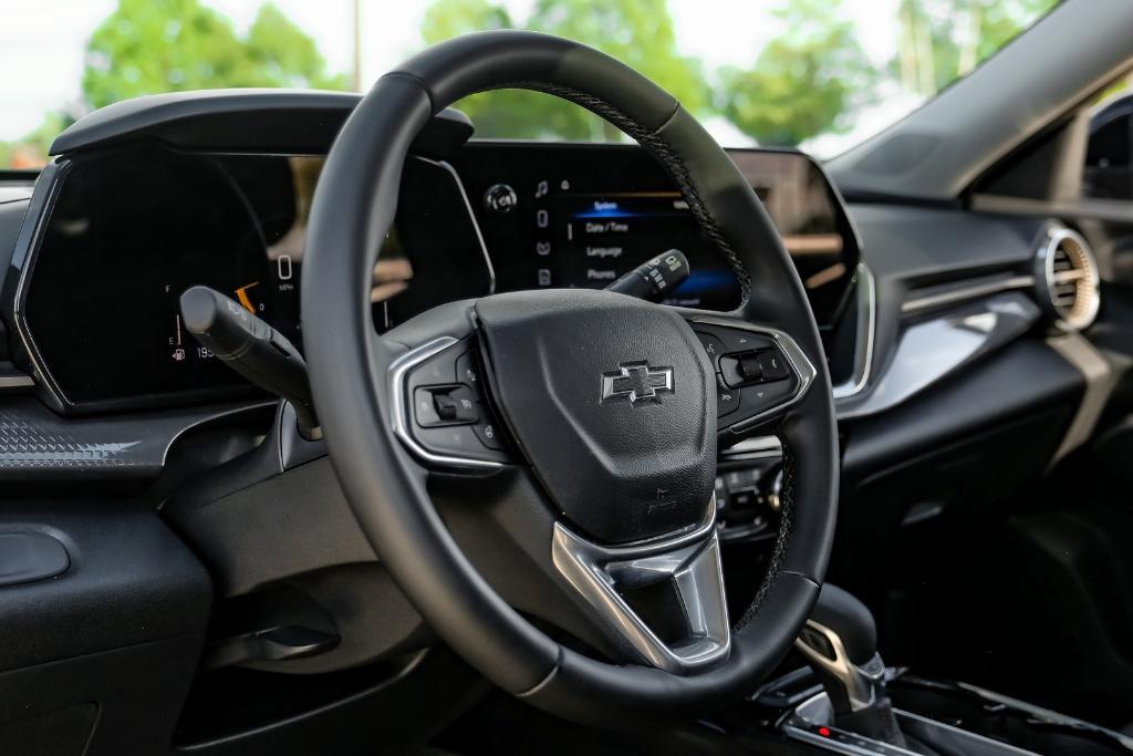 used 2024 Chevrolet Trax car, priced at $22,999