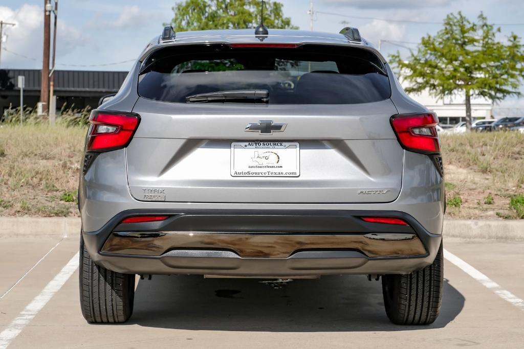 used 2024 Chevrolet Trax car, priced at $22,999