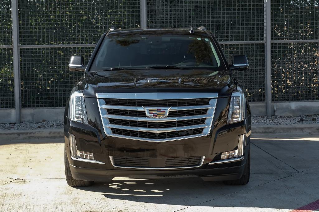 used 2020 Cadillac Escalade car, priced at $35,999