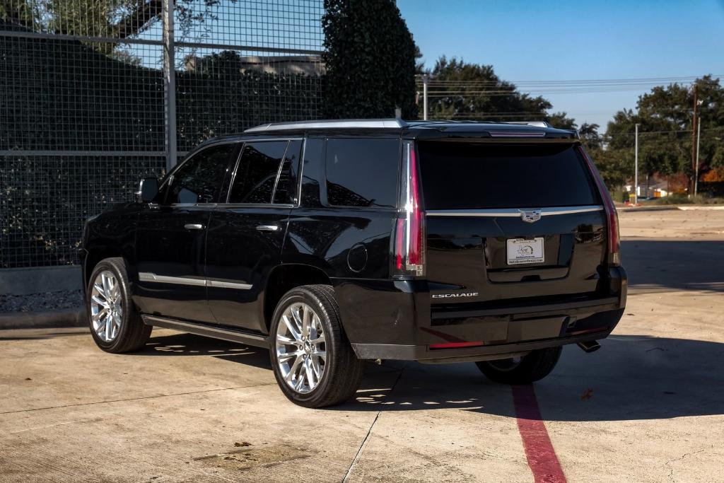 used 2020 Cadillac Escalade car, priced at $35,999