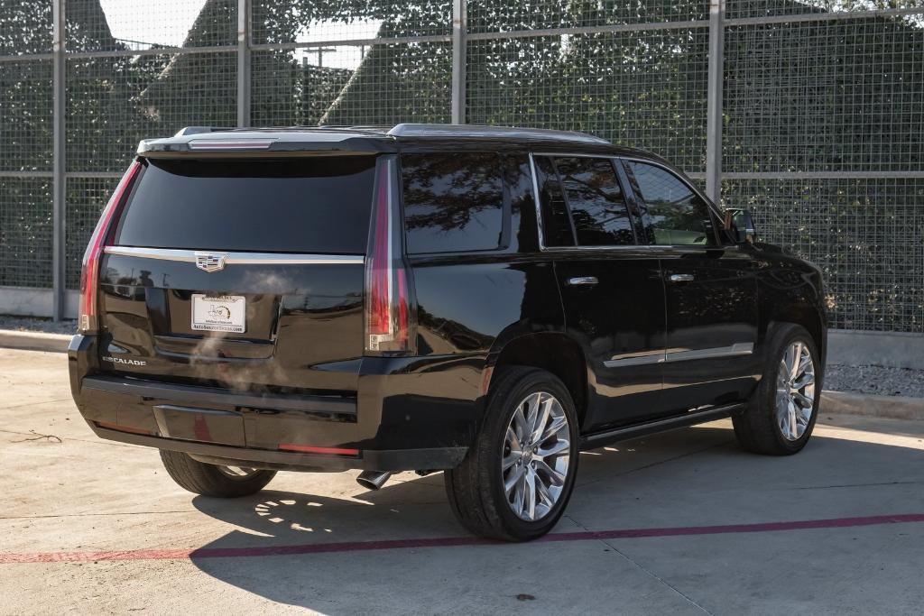 used 2020 Cadillac Escalade car, priced at $35,999