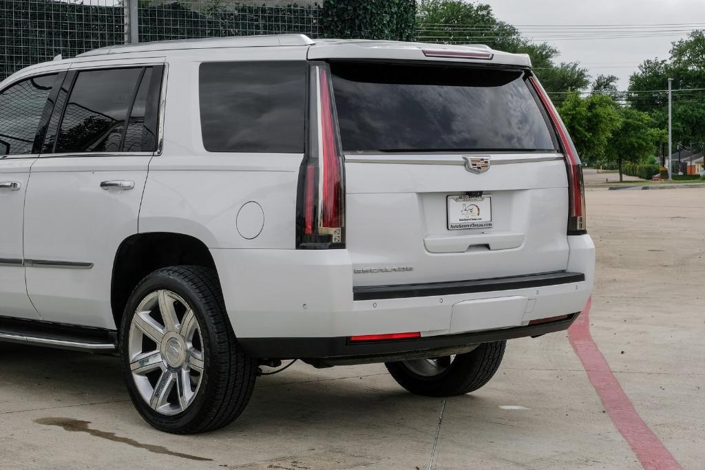 used 2017 Cadillac Escalade car, priced at $29,999