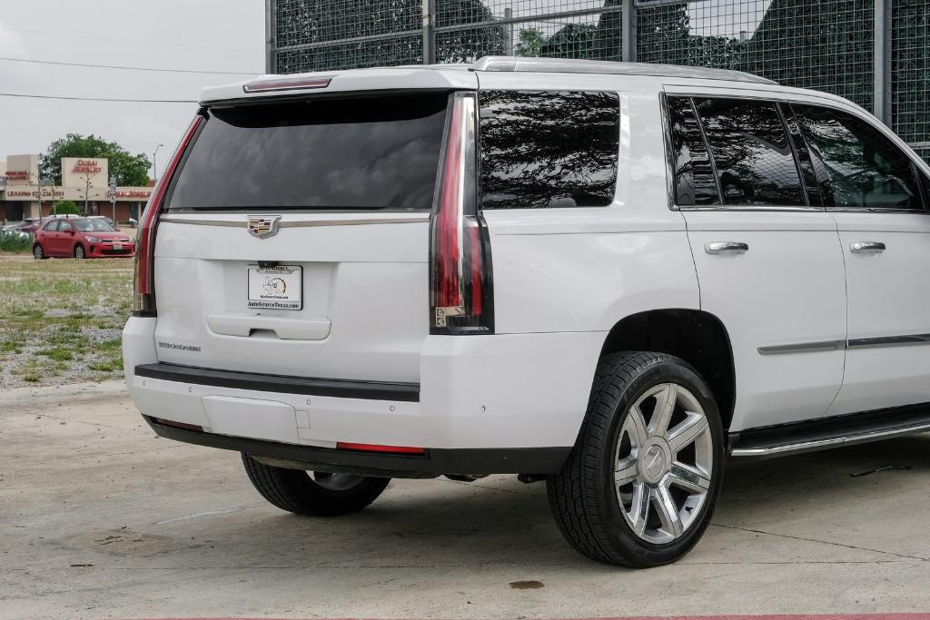 used 2017 Cadillac Escalade car, priced at $29,999