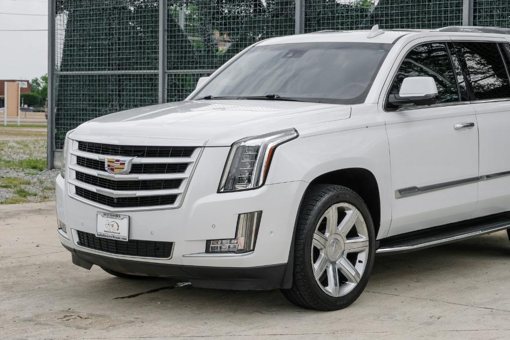 used 2017 Cadillac Escalade car, priced at $29,999