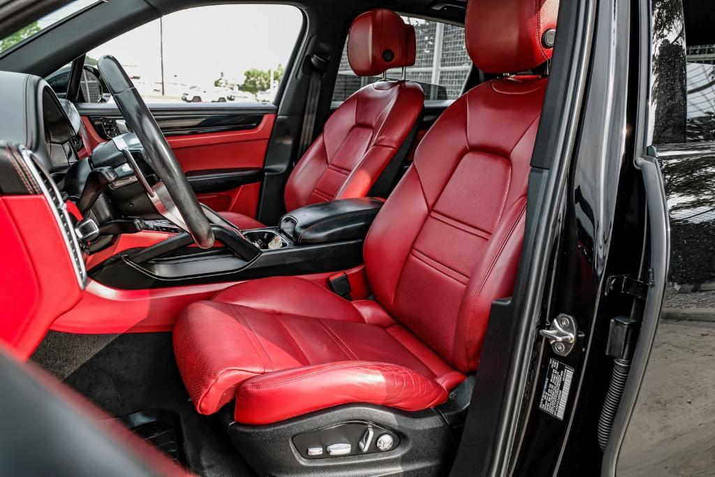 used 2020 Porsche Cayenne car, priced at $31,999