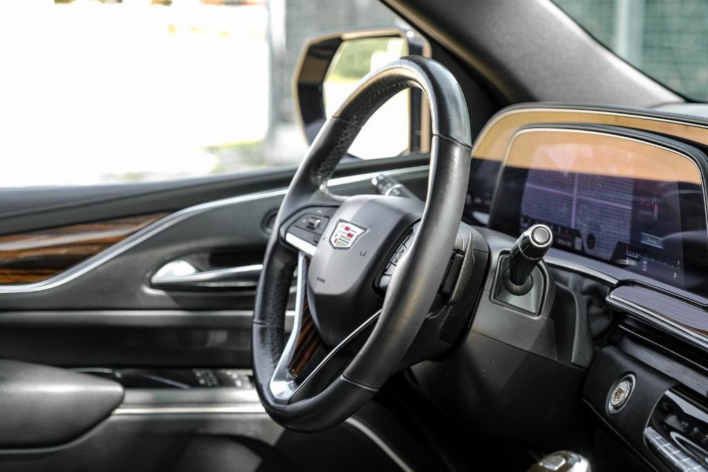 used 2021 Cadillac Escalade ESV car, priced at $49,999