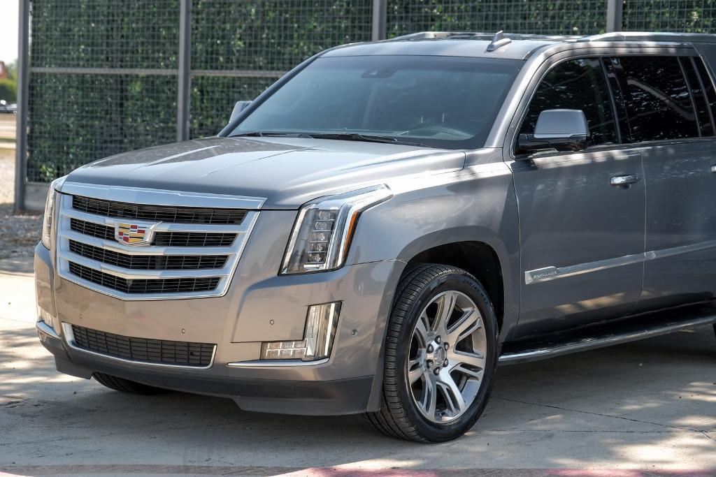 used 2019 Cadillac Escalade ESV car, priced at $22,999