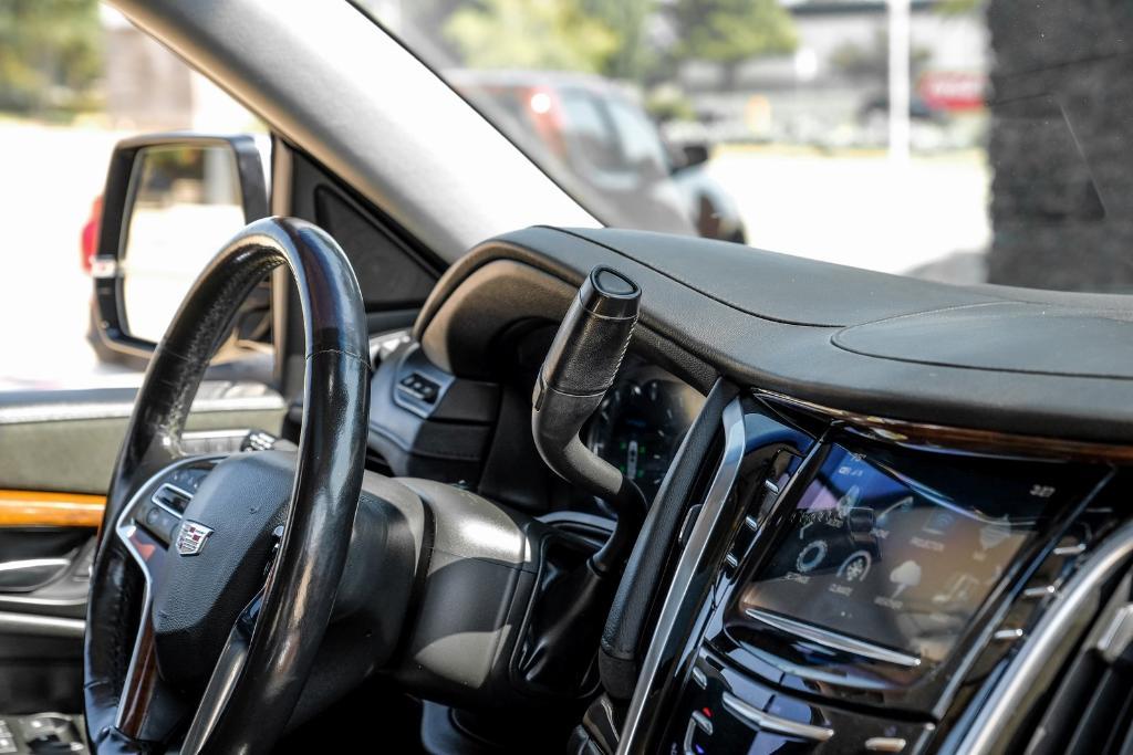 used 2019 Cadillac Escalade ESV car, priced at $22,999