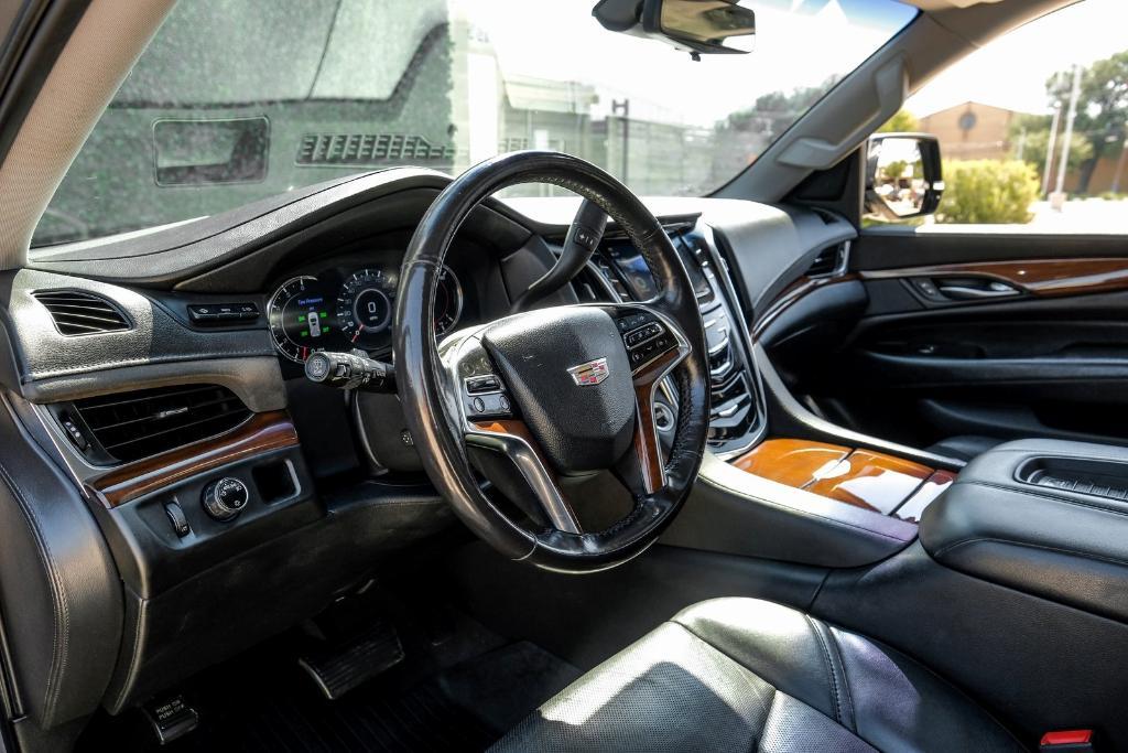 used 2019 Cadillac Escalade ESV car, priced at $22,999
