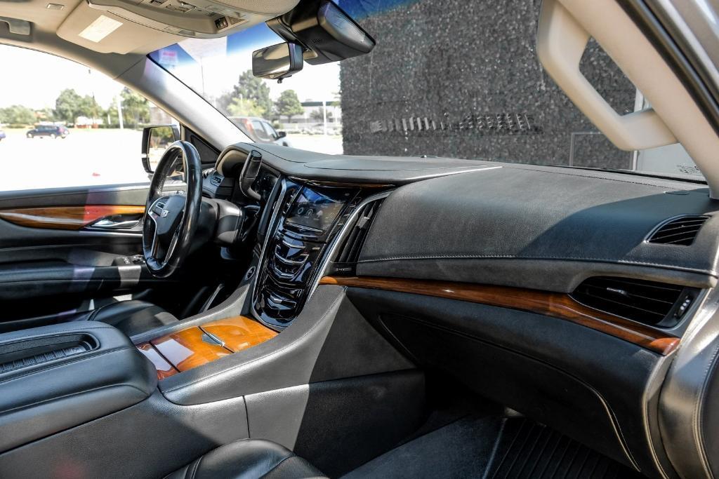 used 2019 Cadillac Escalade ESV car, priced at $22,999