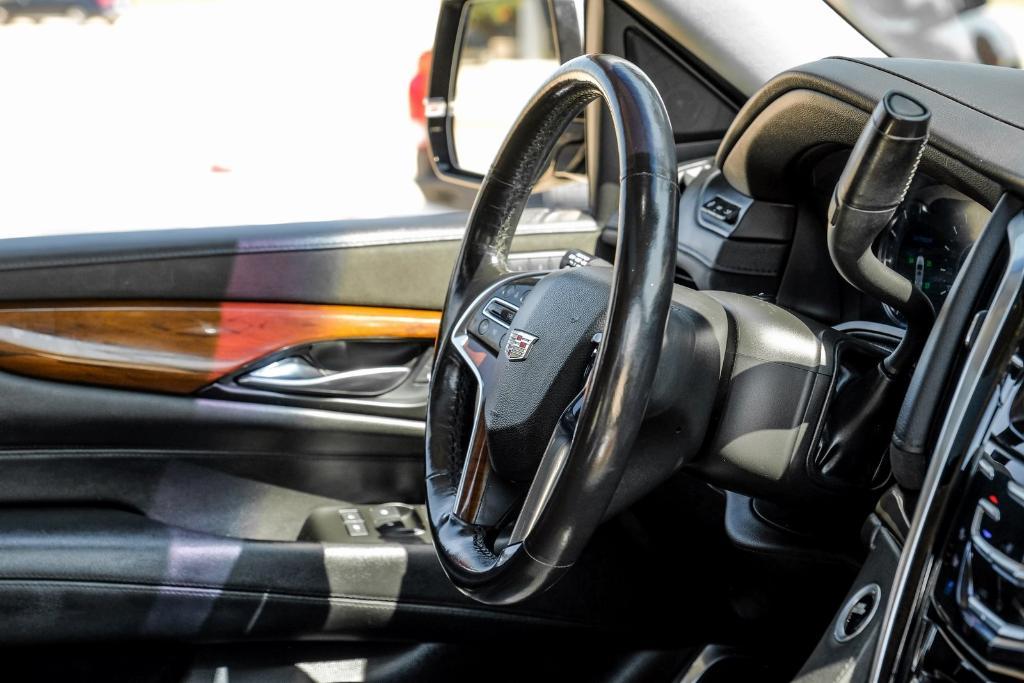 used 2019 Cadillac Escalade ESV car, priced at $22,999