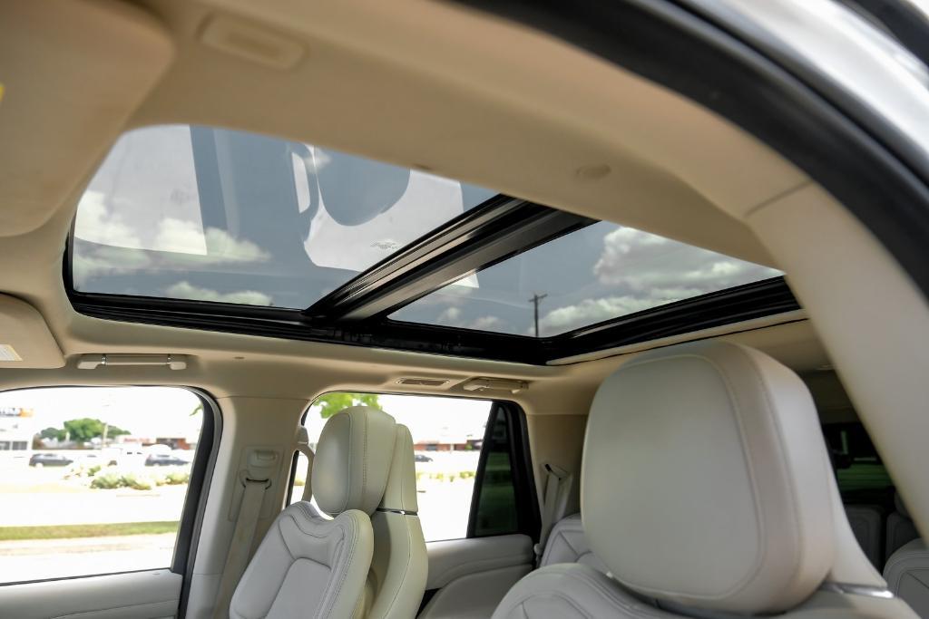 used 2020 Lincoln Navigator car, priced at $39,999