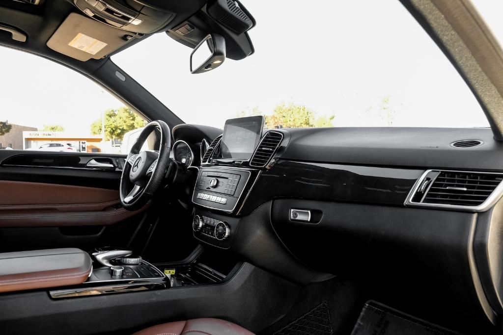 used 2019 Mercedes-Benz GLE 400 car, priced at $21,999