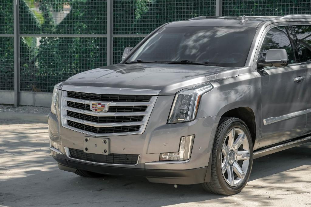 used 2019 Cadillac Escalade car, priced at $34,299