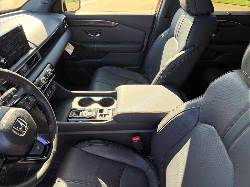 new 2025 Honda Pilot car, priced at $52,128