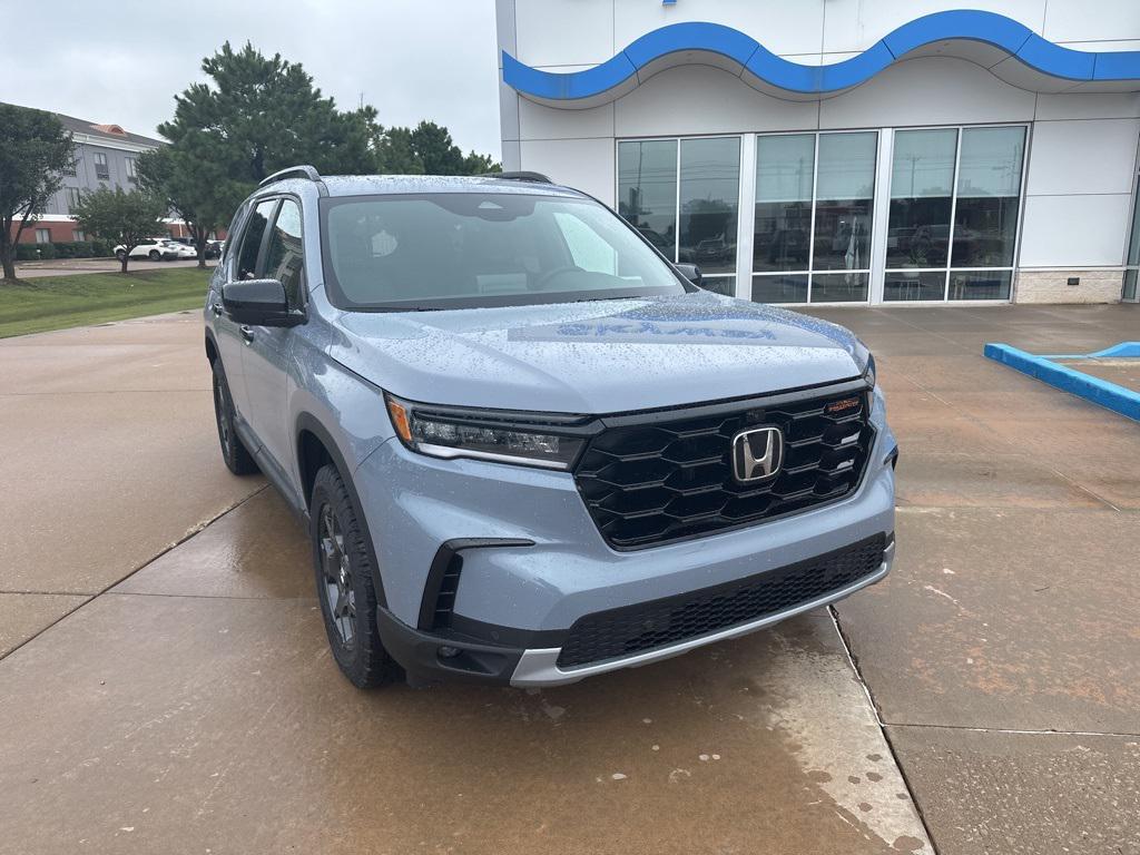 new 2025 Honda Pilot car, priced at $48,988