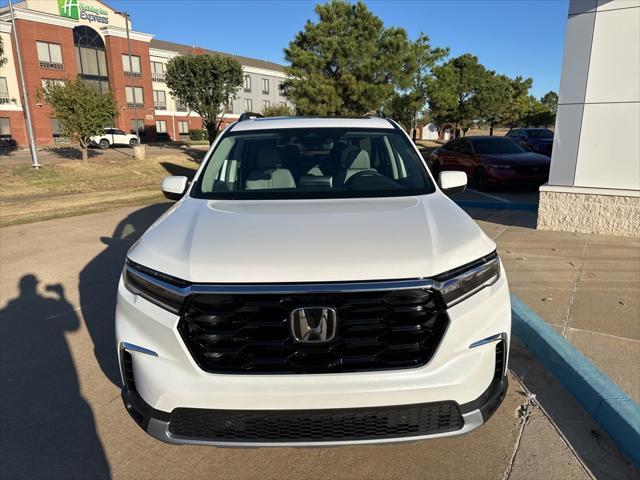 new 2025 Honda Pilot car, priced at $47,204