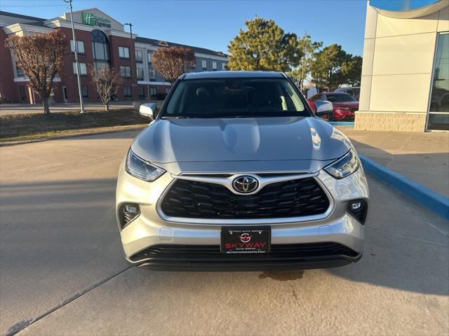 used 2024 Toyota Highlander car, priced at $39,125