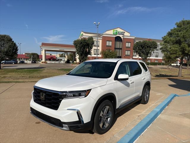 new 2025 Honda Pilot car, priced at $42,726