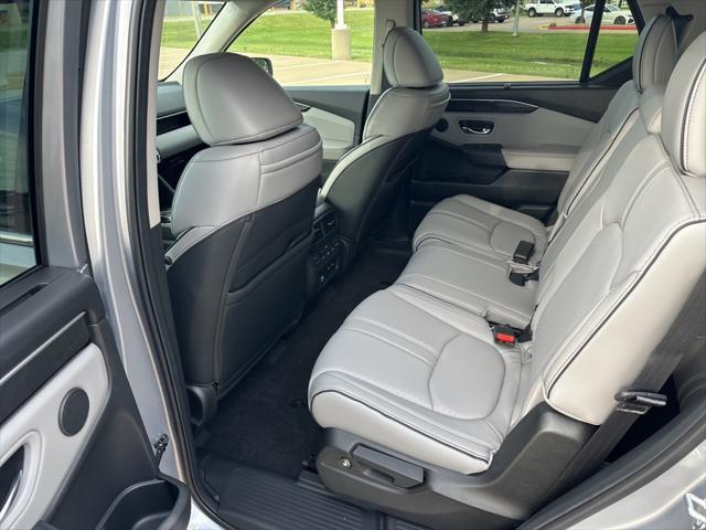 new 2025 Honda Pilot car, priced at $52,988