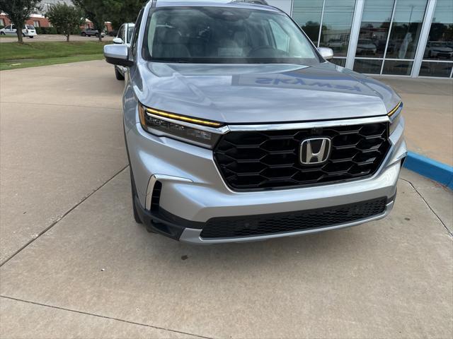 new 2025 Honda Pilot car, priced at $52,988