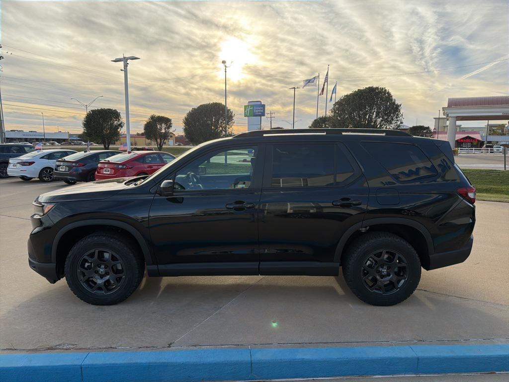 new 2025 Honda Pilot car, priced at $47,934