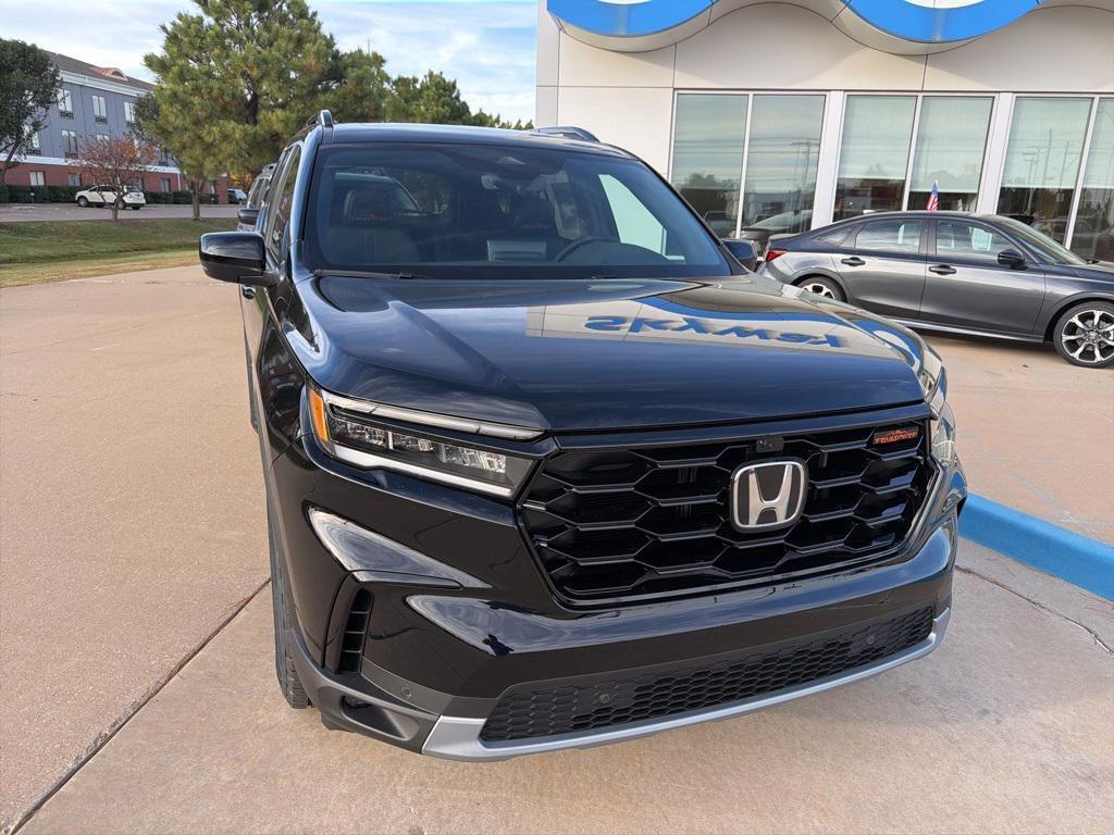 new 2025 Honda Pilot car, priced at $47,934