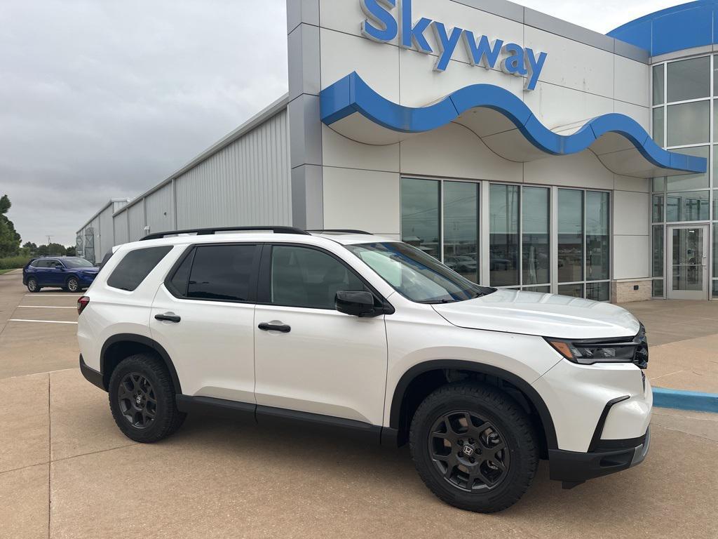 new 2025 Honda Pilot car, priced at $48,359