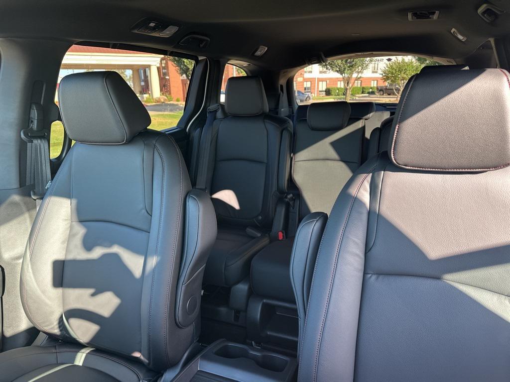 new 2026 Honda Odyssey car, priced at $43,195