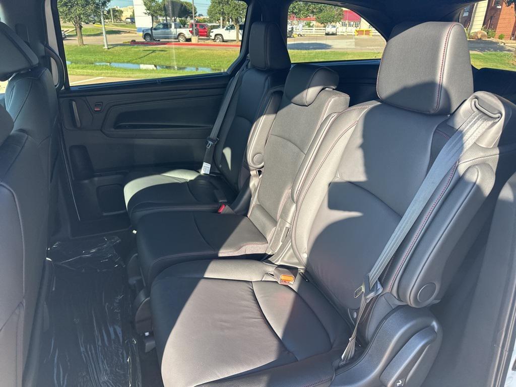 new 2026 Honda Odyssey car, priced at $43,195