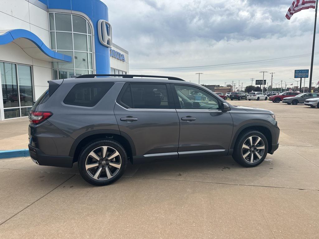 new 2025 Honda Pilot car, priced at $46,588