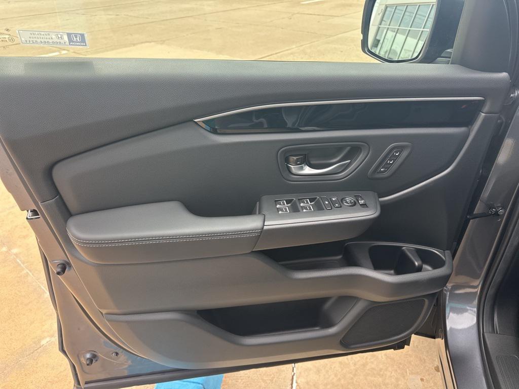 new 2025 Honda Pilot car, priced at $46,588