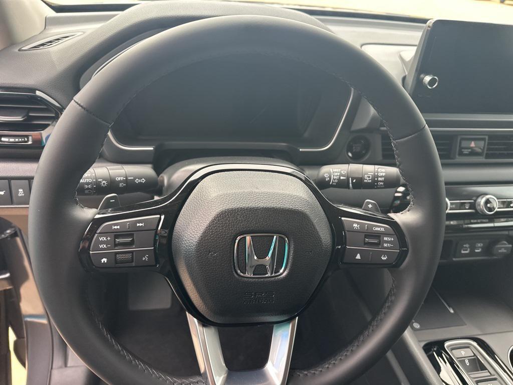 new 2025 Honda Pilot car, priced at $46,588