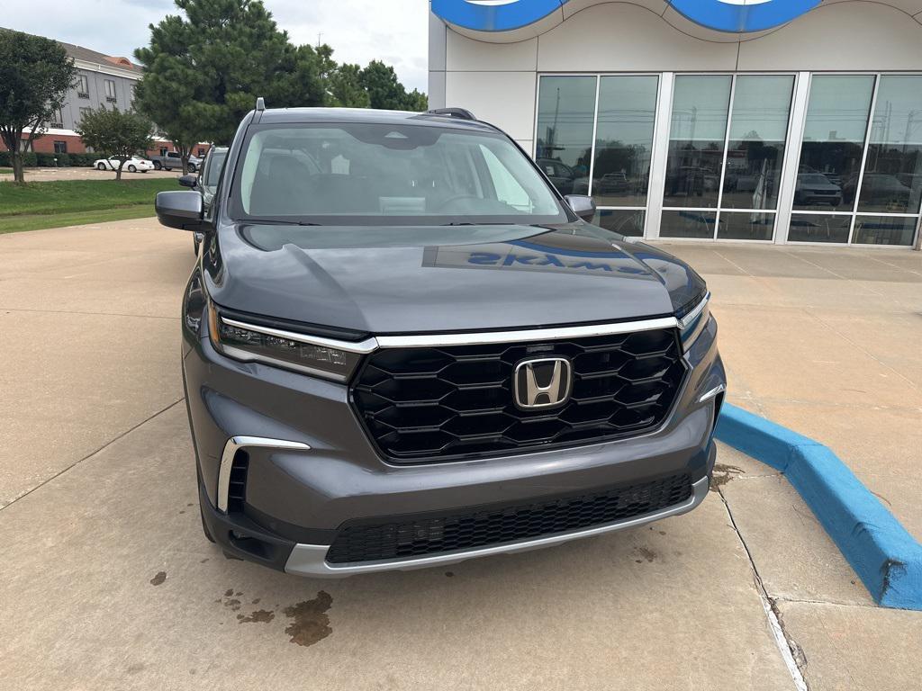 new 2025 Honda Pilot car, priced at $46,588