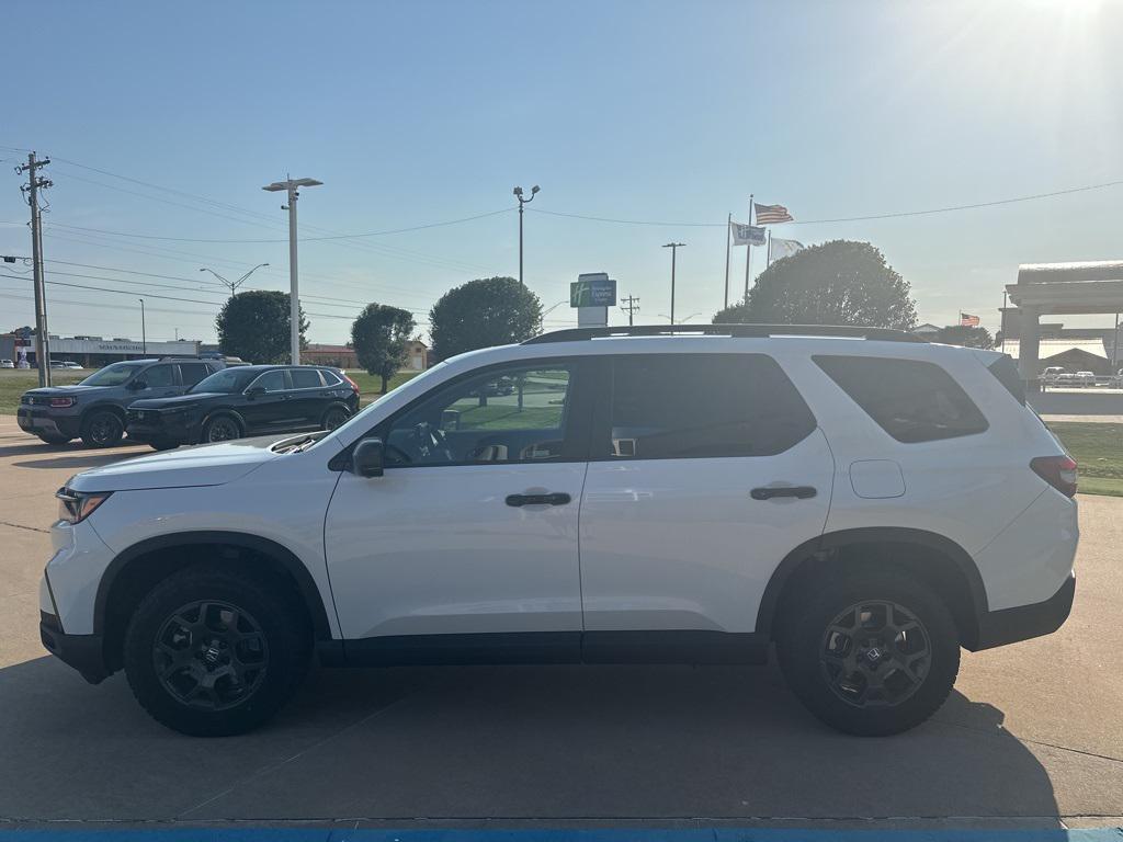 new 2025 Honda Pilot car, priced at $48,314
