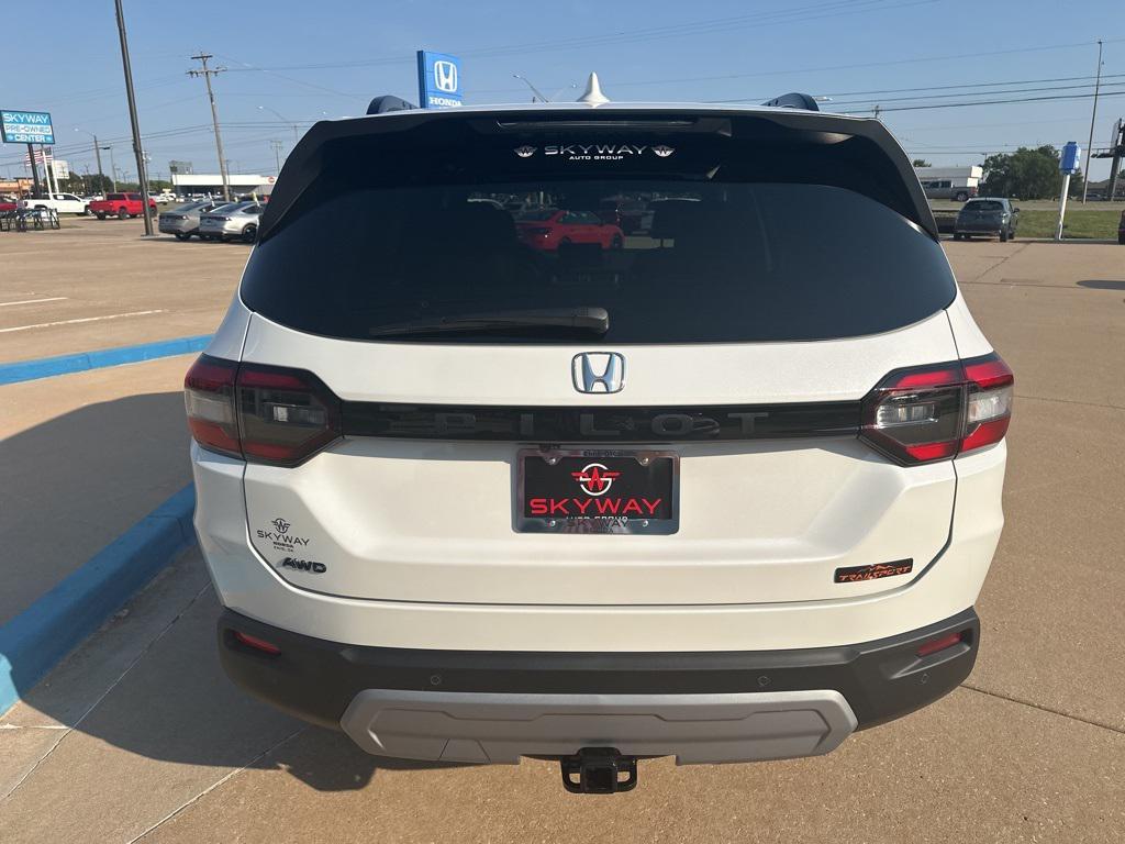 new 2025 Honda Pilot car, priced at $48,314