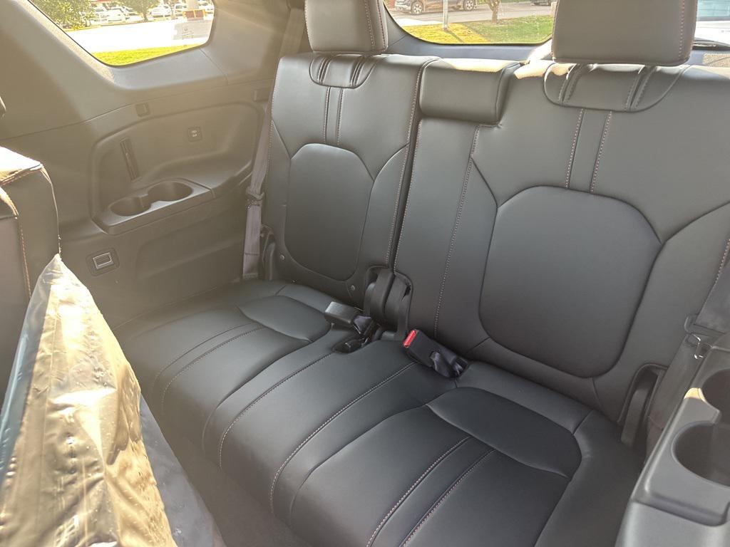 new 2025 Honda Pilot car, priced at $48,314