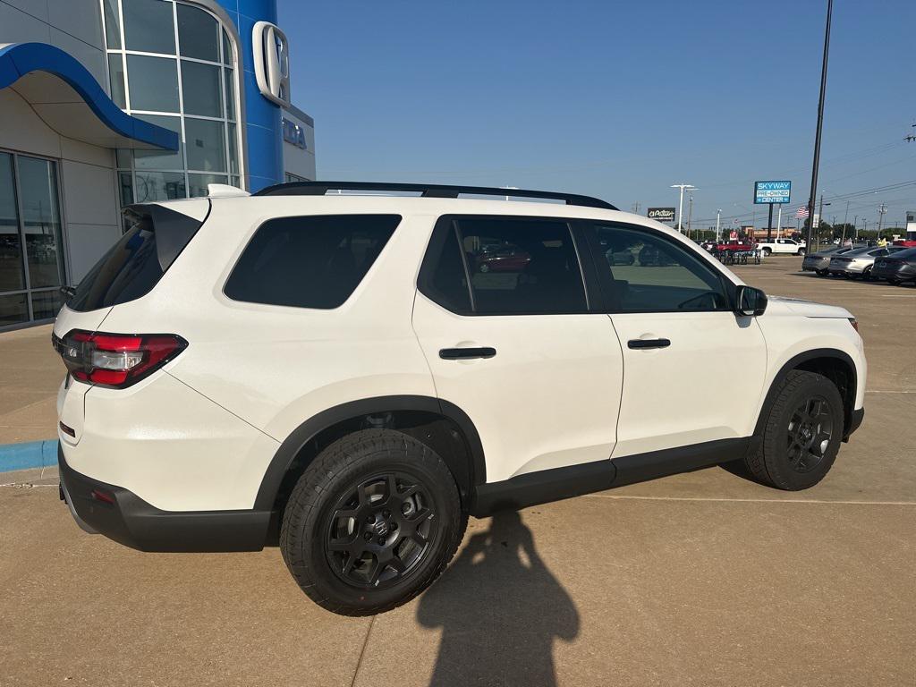 new 2025 Honda Pilot car, priced at $48,314