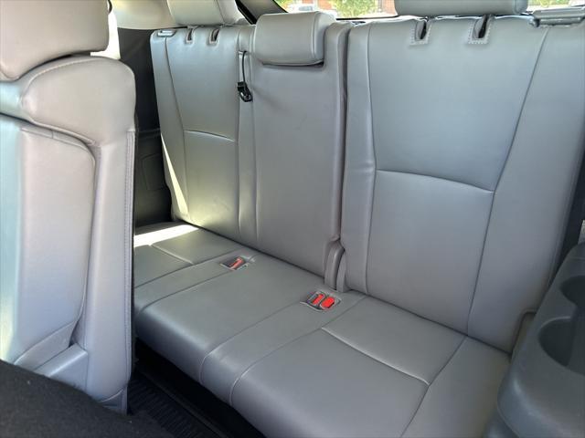 used 2022 Toyota Highlander car, priced at $40,999